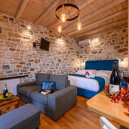Apartment Mple Feggari Mouresi