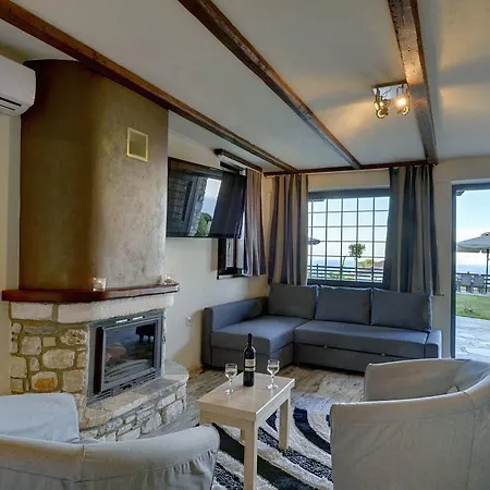 Mple Feggari דירה *